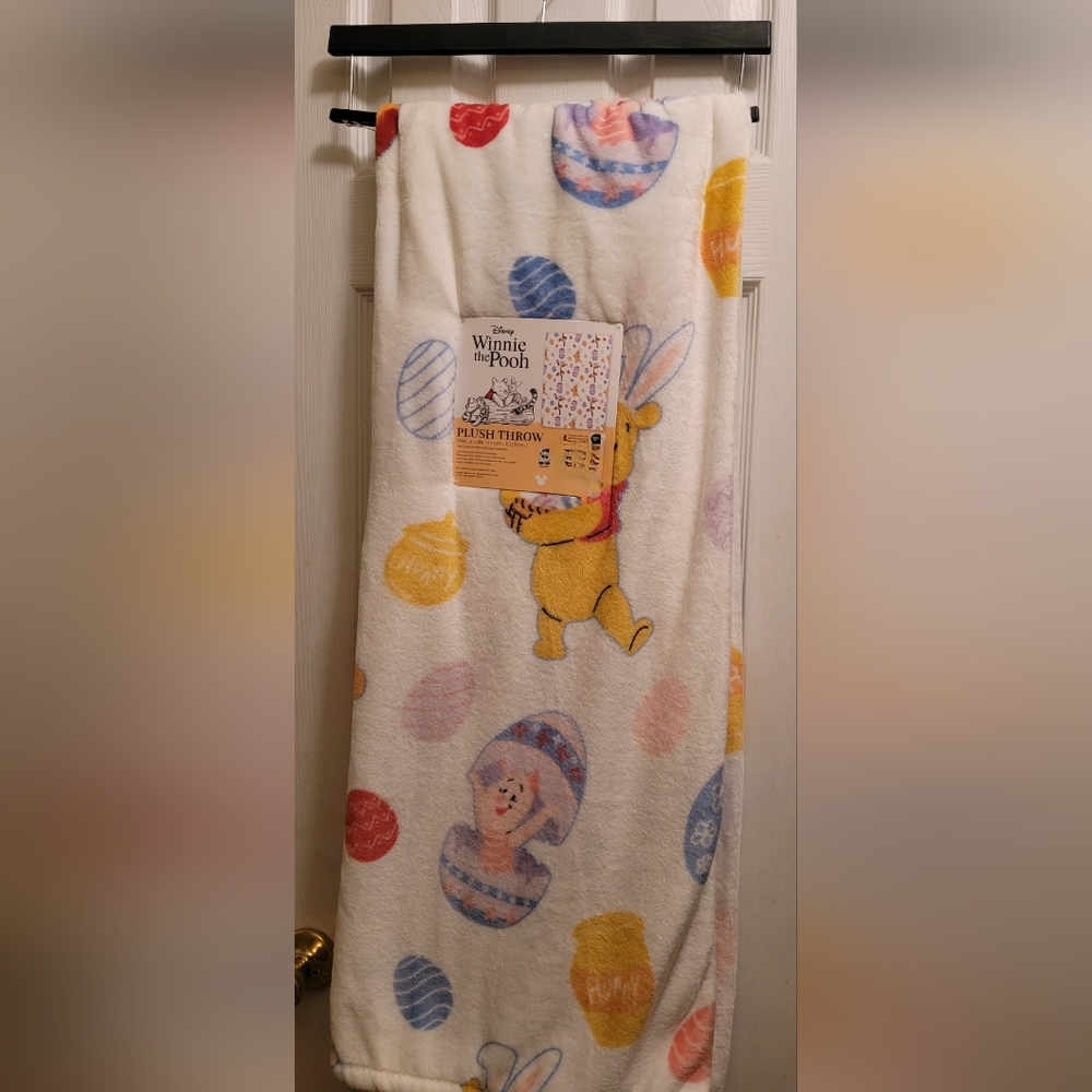 Winnie The Pooh Easter throw blanket 50 x 70 Brand New With Ta…